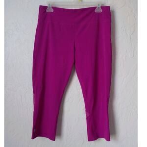Under Armour Pink Crop Athletic Leggings Mesh Accents Women size Fits Medium